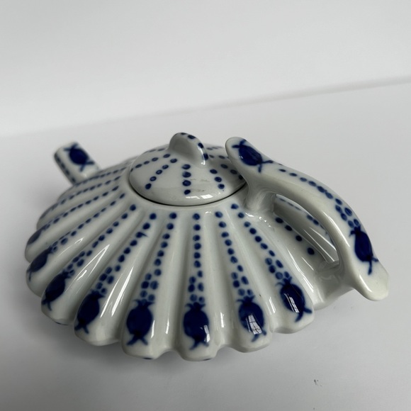 Decorative Teapot Blue White Flat with Lotus Shape Made in China - Picture 9 of 14